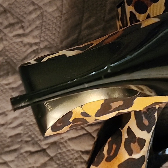 Jessica Simpson peeptoe Leopard platform heels - Picture 5 of 13